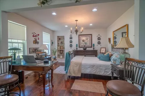 Bedroom - 527 Clax Branch Rd, Loretto, TN 38469 photo 4 of 7