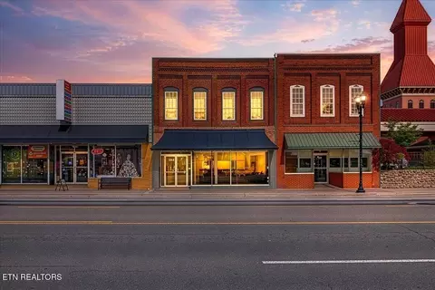 726 Tennessee Ave, Etowah, TN 37331