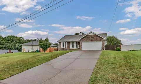 203 Parrot Dr, Clarksville, TN 37042