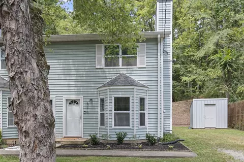 570 Holt Valley Rd, Nashville, TN 37221