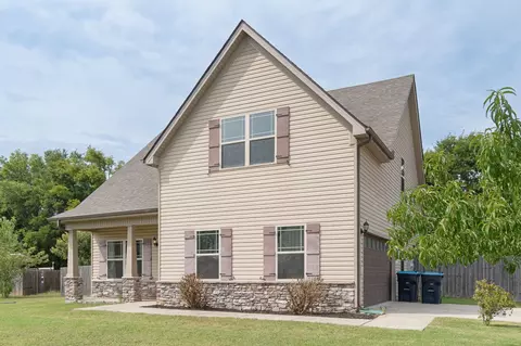 Exterior - 1504 Halverson Dr, Murfreesboro, TN 37128 photo 2 of 9