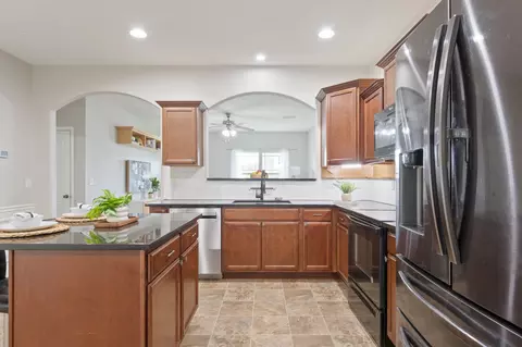 Kitchen - 1504 Halverson Dr, Murfreesboro, TN 37128 photo 2 of 3