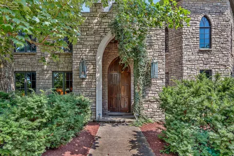1108 Belle Meade Blvd, Nashville, TN 37205