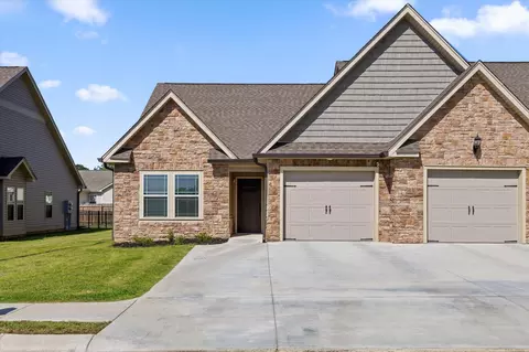 47 Morning Mist Dr, Rossville, GA 30741