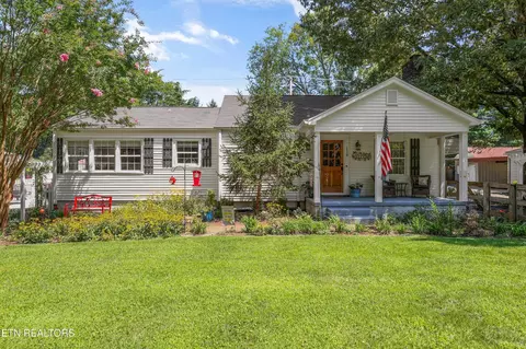 128 Lonas Dr, Maryville, TN 37803