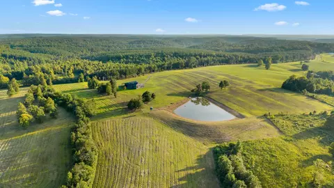 6065 Spencer Rd, Nunnelly, TN 37137