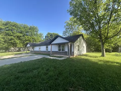302 Tennessee Ave, Oak Grove, KY 42262