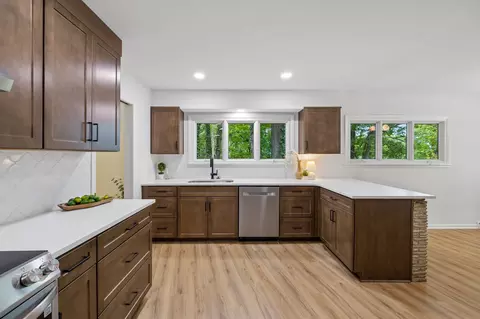Kitchen - 5572 Highway 76 E, Springfield, TN 37172 photo 3 of 5