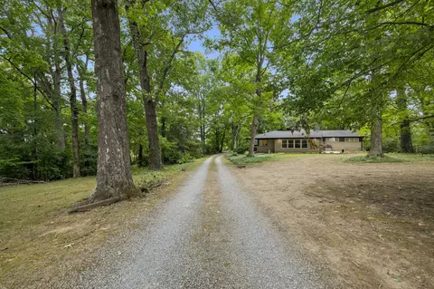 Exterior - 5572 Highway 76 E, Springfield, TN 37172 photo 2 of 21