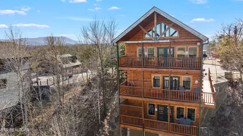1120 N Trail Dr, Sevierville, TN 37862