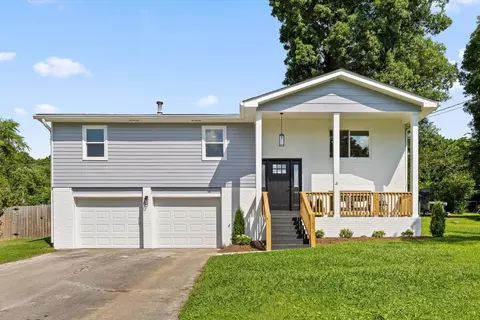 6905 Creeklands Ln, Hixson, TN 37343