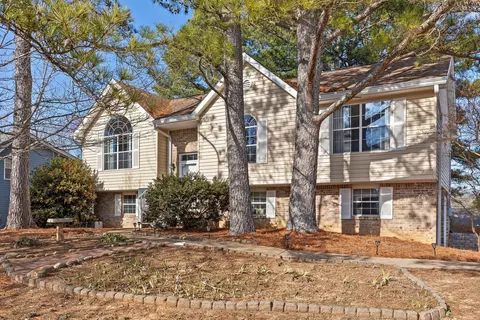9208 Misty Ridge Dr, Chattanooga, TN 37416