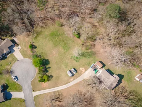 8623 Reba Ln, Hixson, TN 37343