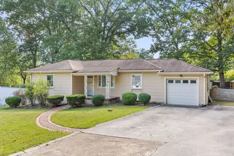 3838 Fairfax Dr, Chattanooga, TN 37415