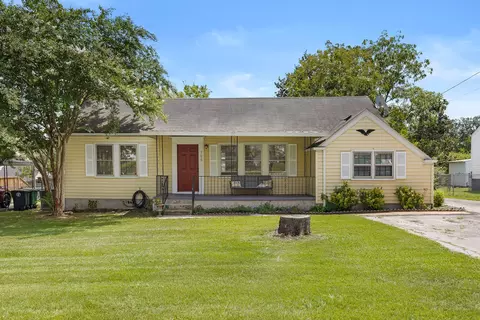 706 Astor Ln, Chattanooga, TN 37412