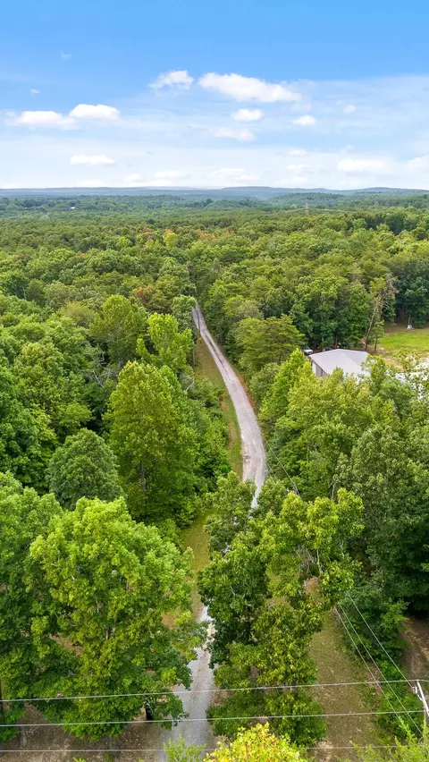 1617 Poe Rd, Soddy Daisy, TN 37379