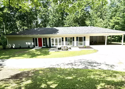 674 Osage Dr, Soddy Daisy, TN 37379