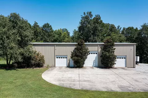 9758 Hamby Rd, Soddy Daisy, TN 37379