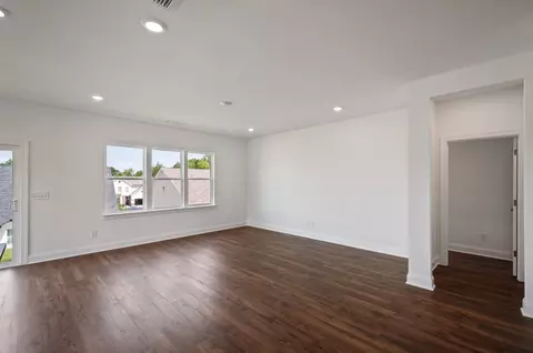 Living - 101 Riverview Run, Madison, TN 37115 photo 1 of 2