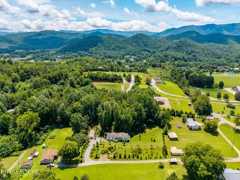 358 Webb Rd, Townsend, TN 37882 photo 1