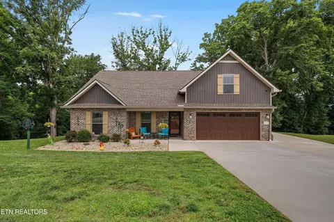 1502 Sally View Dr, Friendsville, TN 37737