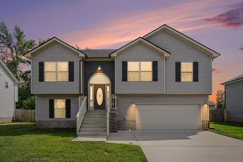 805 Rushing Dr, Clarksville, TN 37042