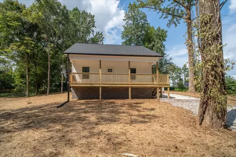 290 Devin Dr, Lawrenceburg, TN 38464
