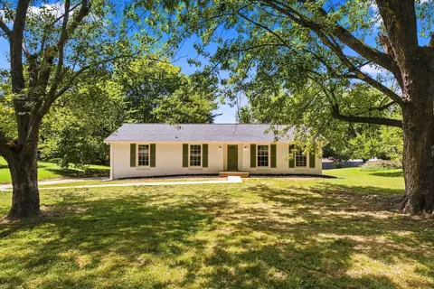 1788 Theresa Dr, Clarksville, TN 37043