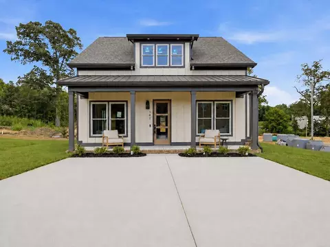 342 Thomas Rd, Fort Oglethorpe, GA 30742