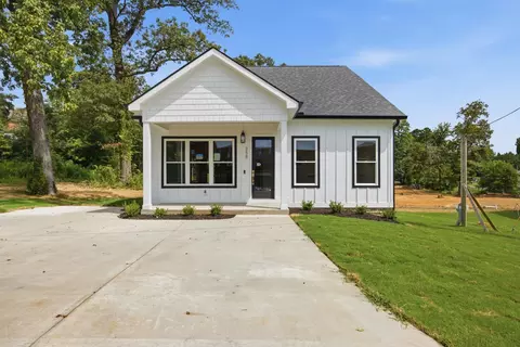 358 Thomas Rd, Fort Oglethorpe, GA 30742