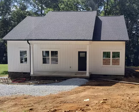 440 Hotwater Rd, Soddy Daisy, TN 37379