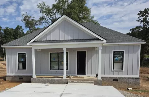 288 Thomas Rd, Fort Oglethorpe, GA 30742