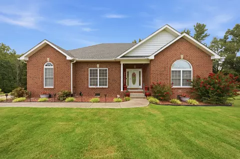 221 Allen Dr, Greenbrier, TN 37073
