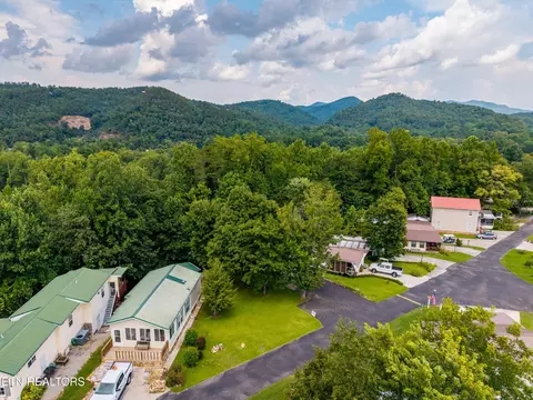449 Mountain Thrush Dr, Townsend, TN 37882 photo 12