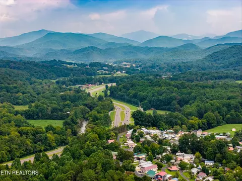 449 Mountain Thrush Dr, Townsend, TN 37882 photo 32