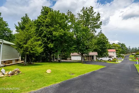 449 Mountain Thrush Dr, Townsend, TN 37882 photo 3