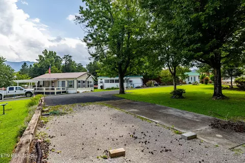 449 Mountain Thrush Dr, Townsend, TN 37882 photo 7