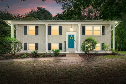 573 Rosehill Dr, Clarksville, TN 37042