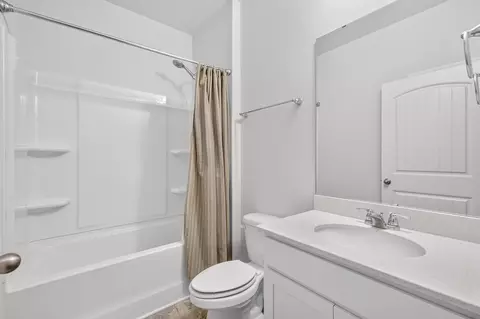 Bath - 249 William Dylan Dr, Murfreesboro, TN 37129 photo 1 of 3