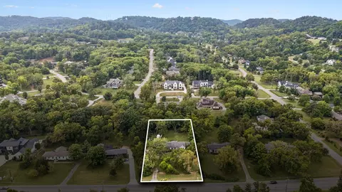 1511 Harding Pl, Nashville, TN 37215