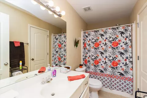 Bath - 2925 Schoolside St, Murfreesboro, TN 37128 photo 5 of 5