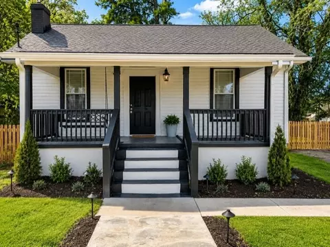 612 W 9th St, Columbia, TN 38401