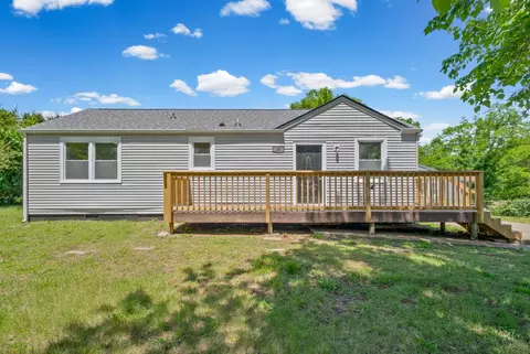 19 Chestnut Dr, Clarksville, TN 37042
