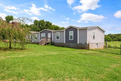 Exterior - 2139 Morrison Viola Rd, Morrison, TN 37357 photo 3 of 8