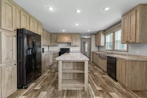 Kitchen - 2139 Morrison Viola Rd, Morrison, TN 37357 photo 2 of 2