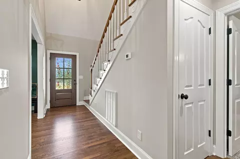 Entry Way - 2053 Hickory Dr, Springfield, TN 37172 photo 3 of 7
