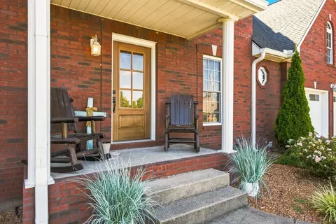 Exterior - 2053 Hickory Dr, Springfield, TN 37172 photo 3 of 12
