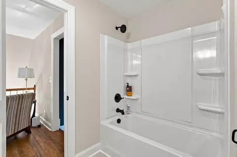 Bath - 2053 Hickory Dr, Springfield, TN 37172 photo 4 of 5