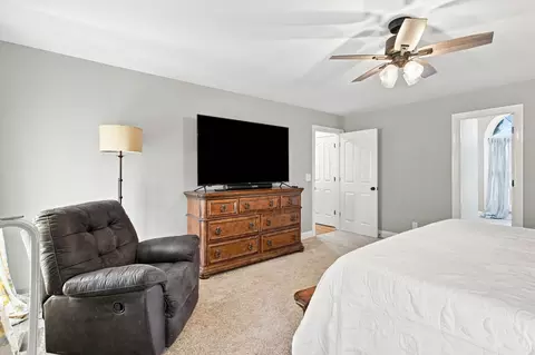 Bedroom - 2053 Hickory Dr, Springfield, TN 37172 photo 2 of 6