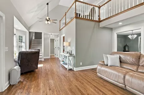 Entry Way - 2053 Hickory Dr, Springfield, TN 37172 photo 4 of 7